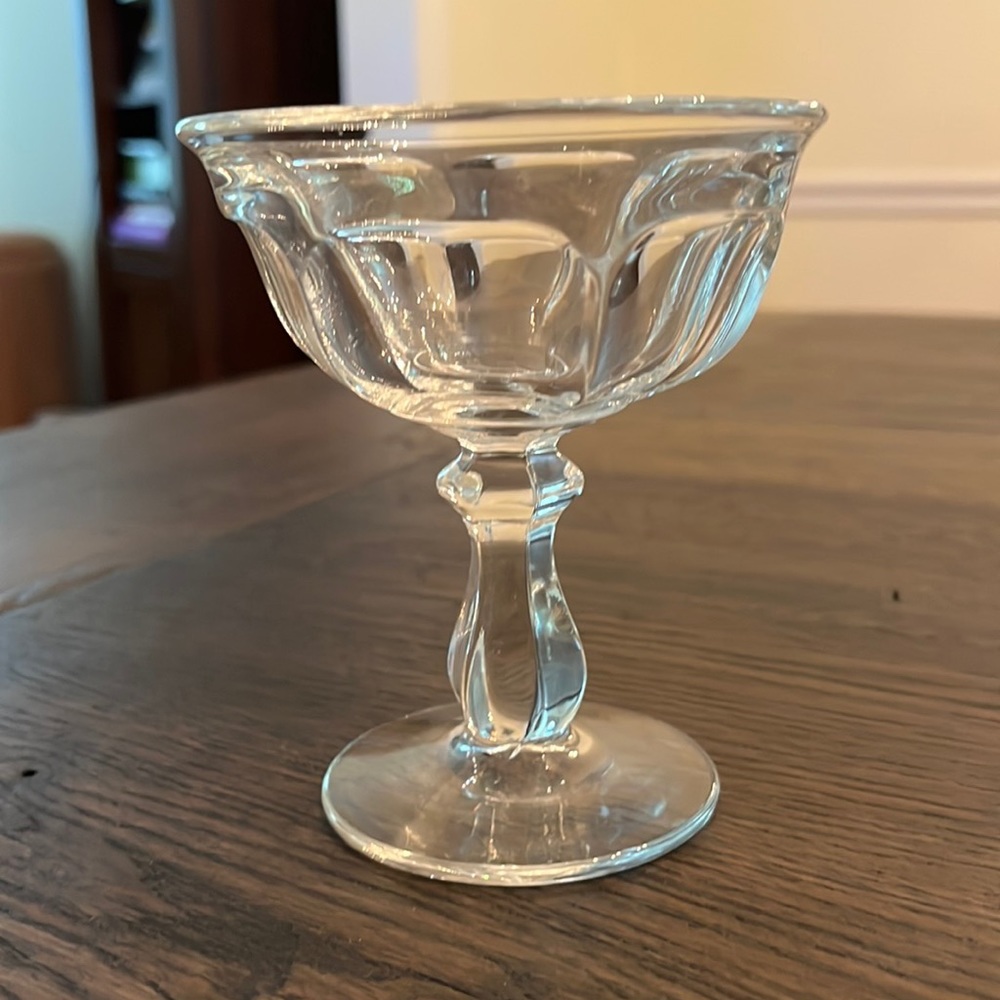 1 Old Williamsburg Heisey Sherbet Coupe Glass